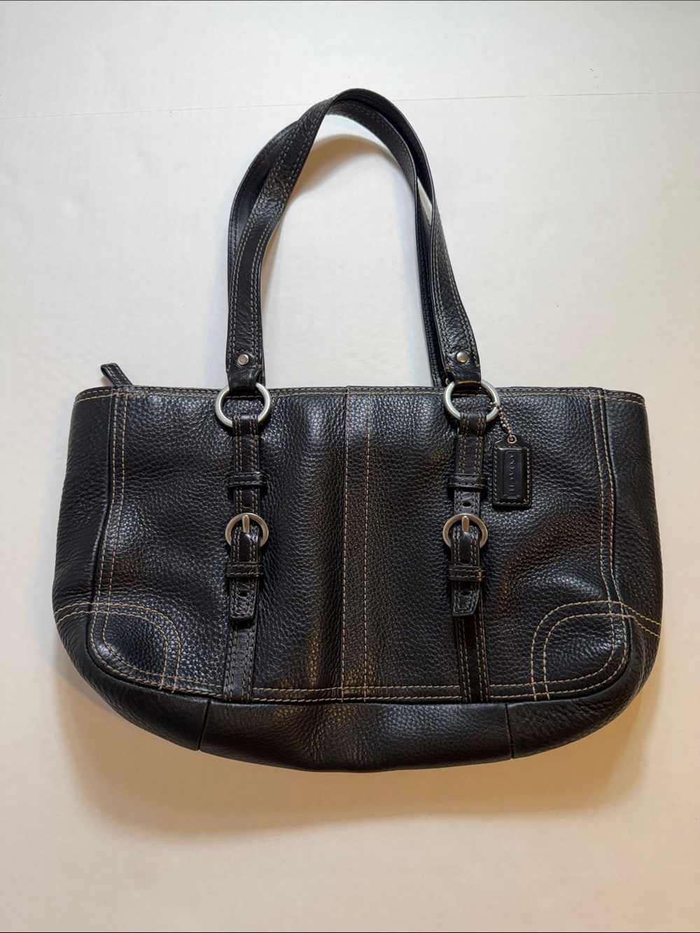 Coach Chelsea Classic Pebble Leather Shoulder Bag
Coach style D1051-F12339